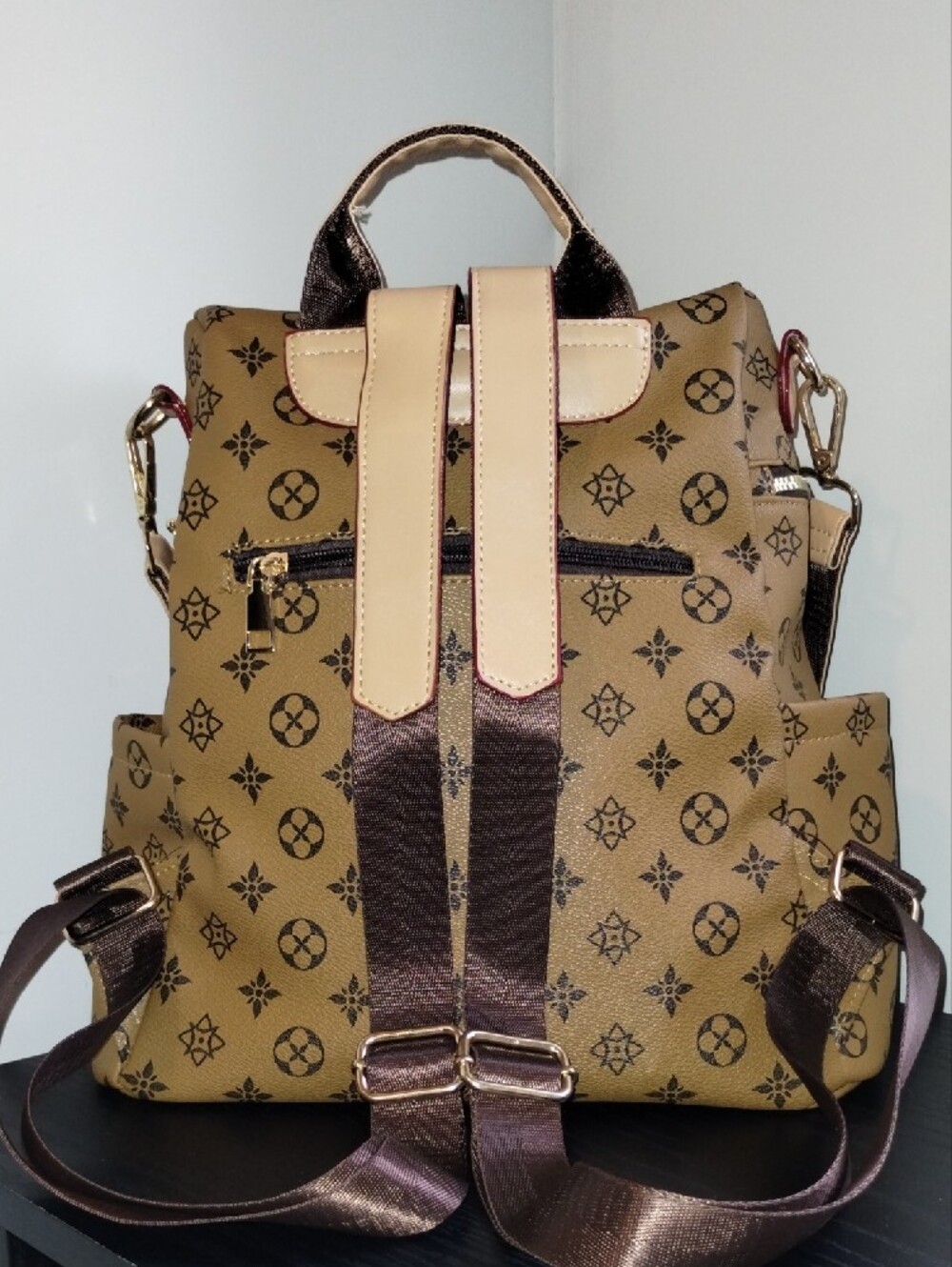 Logo-Print Shoulder/Backpack with Pouch - Picture 2 of 16